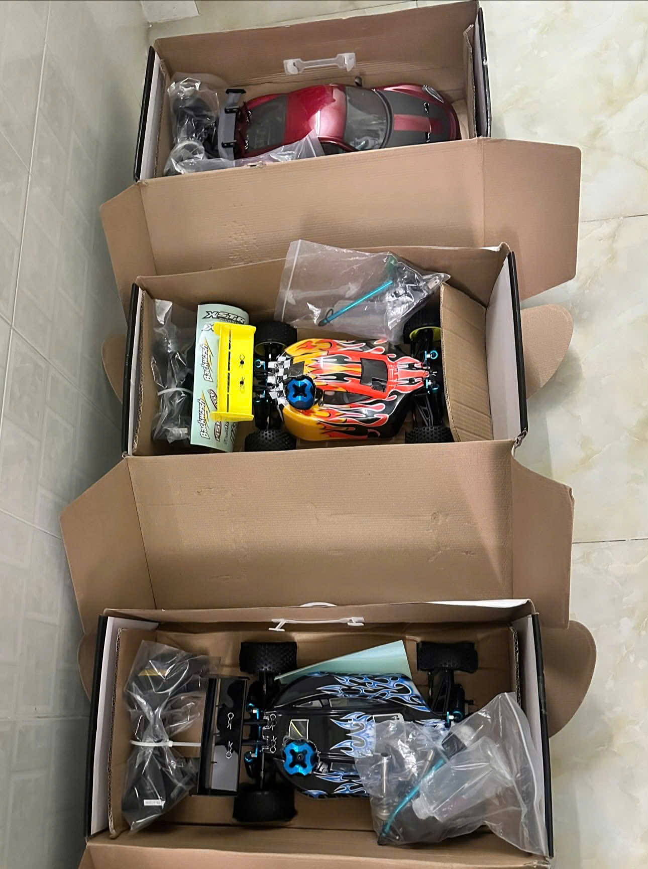 Ba xe RC nitro mới trong hộp tại shop RC Vietnam Hobby